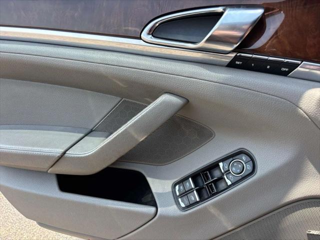 2011 Porsche Panamera 4
