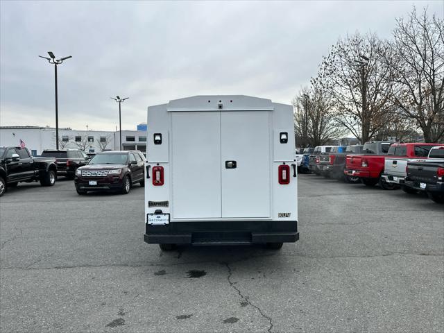 2025 Ford E-350 Cutaway Unknown