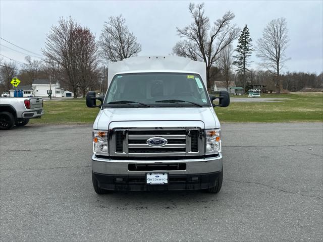 2025 Ford E-350 Cutaway Unknown