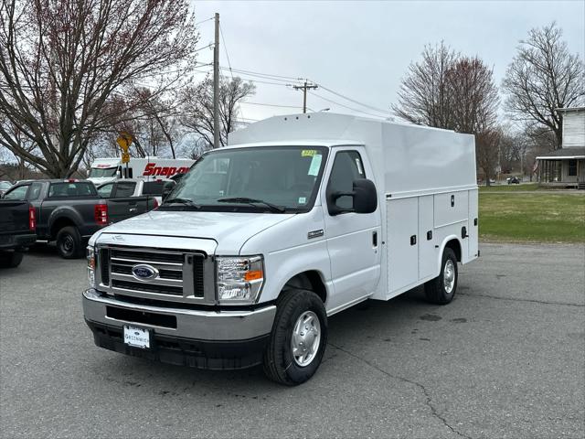 2025 Ford E-350 Cutaway Unknown