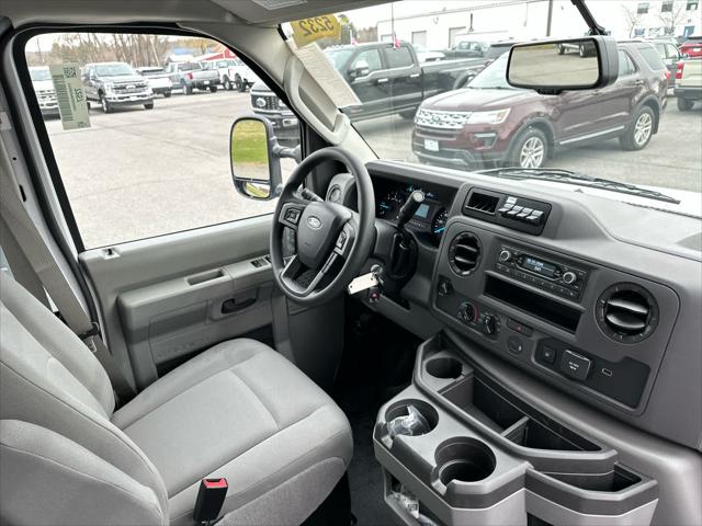 2025 Ford E-350 Cutaway Unknown