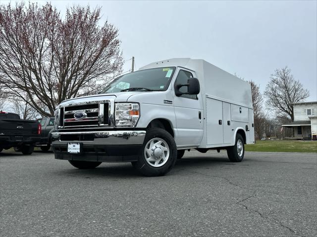2025 Ford E-350 Cutaway Unknown