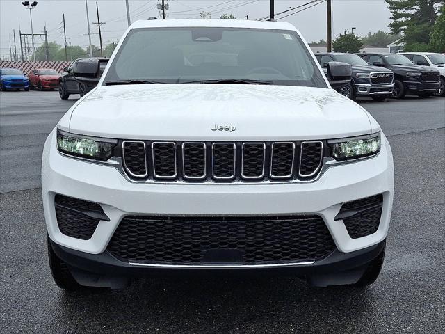 2025 Jeep Grand Cherokee GRAND CHEROKEE LAREDO X 4X4