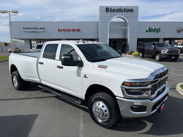 2025 RAM Ram 3500 RAM 3500 TRADESMAN CREW CAB 4X4 8 BOX
