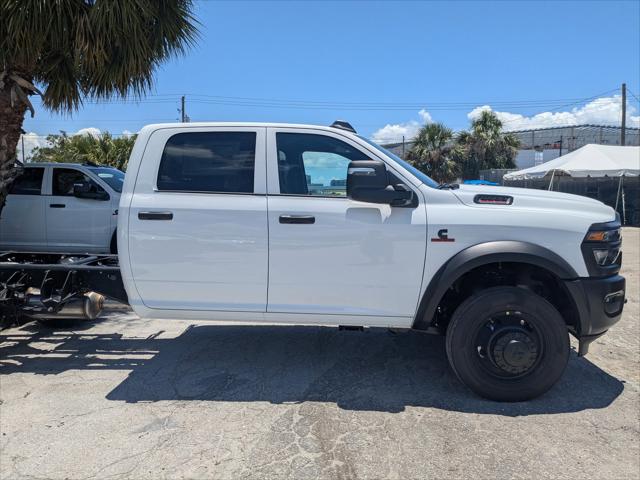 2025 RAM Ram 5500 Chassis Cab RAM 5500 TRADESMAN CHASSIS CREW CAB 4X4 60 CA