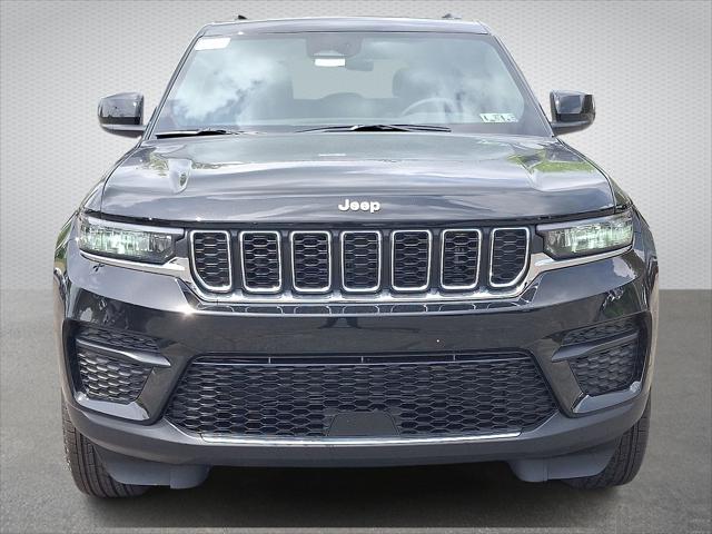2025 Jeep Grand Cherokee GRAND CHEROKEE LAREDO X 4X4