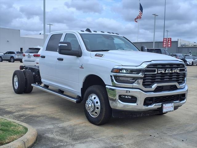 2025 RAM Ram 3500 Chassis Cab RAM 3500 TRADESMAN CREW CAB CHASSIS 4X4 60 CA 2025 RAM Ram 3500 Chassis Cab RAM 3500 TRADESMAN CREW CAB CHASSIS 4X4 60 CA