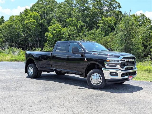 2025 RAM Ram 3500 RAM 3500 TRADESMAN CREW CAB 4X4 8 BOX