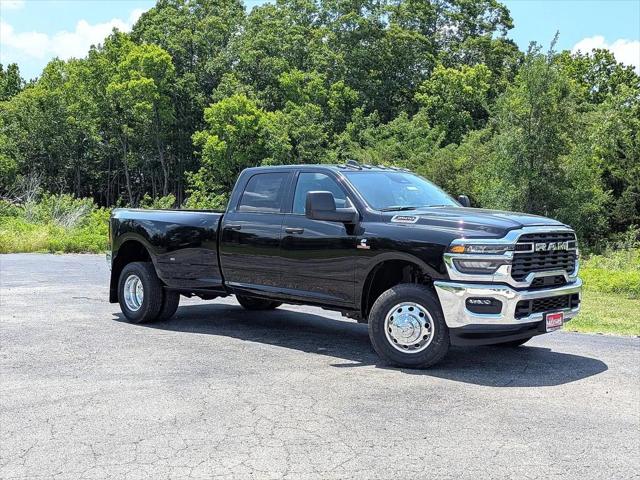 2025 RAM Ram 3500 RAM 3500 TRADESMAN CREW CAB 4X4 8 BOX
