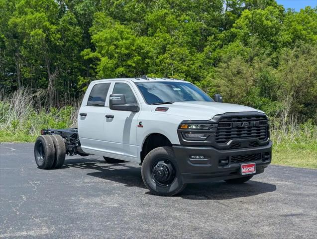 2025 RAM Ram 3500 Chassis Cab RAM 3500 TRADESMAN CREW CAB CHASSIS 4X4 60 CA