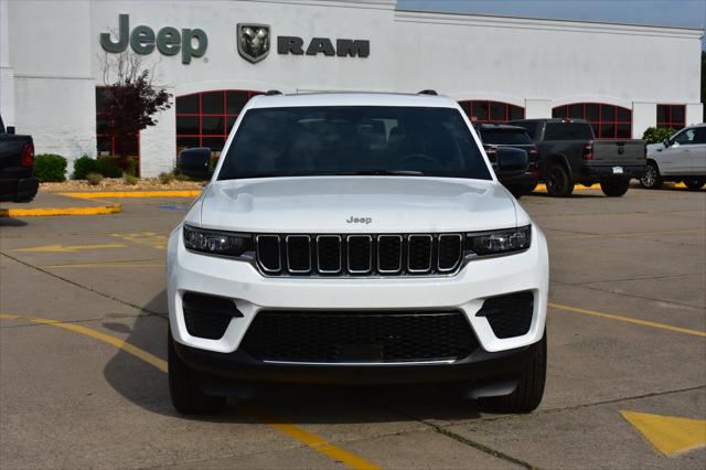 2025 Jeep Grand Cherokee GRAND CHEROKEE LAREDO X 4X4