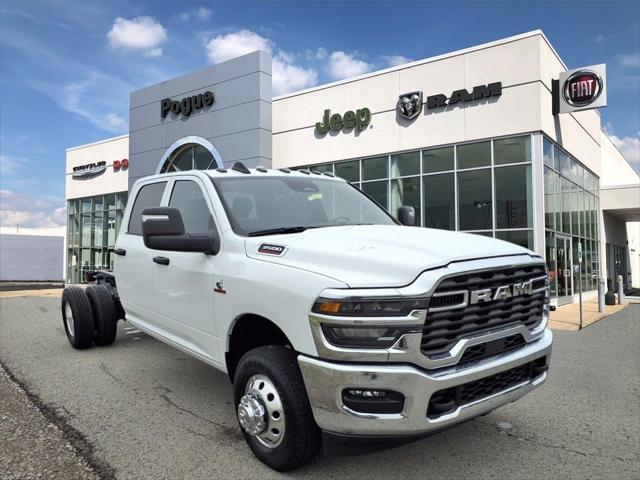 2025 RAM Ram 3500 Chassis Cab RAM 3500 TRADESMAN CREW CAB CHASSIS 4X4 60 CA