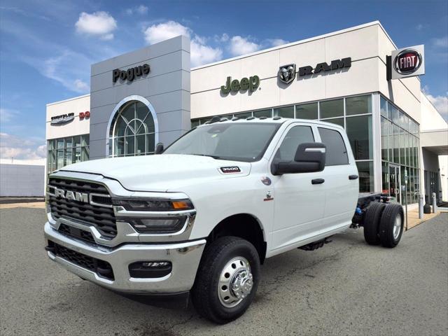2025 RAM Ram 3500 Chassis Cab RAM 3500 TRADESMAN CREW CAB CHASSIS 4X4 60 CA