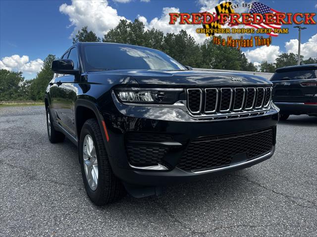 2025 Jeep Grand Cherokee GRAND CHEROKEE LAREDO X 4X4