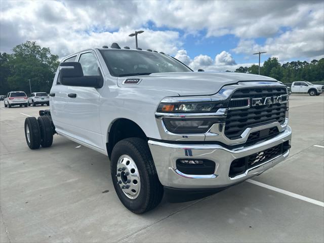 2025 RAM Ram 3500 Chassis Cab RAM 3500 TRADESMAN CREW CAB CHASSIS 4X2 60 CA