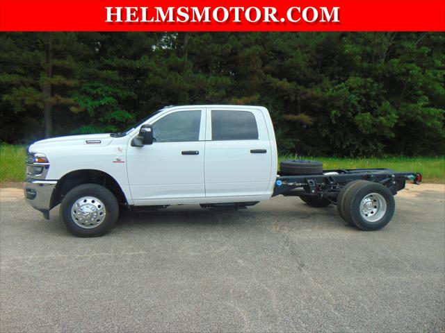 2025 RAM Ram 3500 Chassis Cab RAM 3500 TRADESMAN CREW CAB CHASSIS 4X4 60 CA