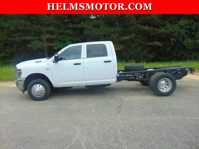 2025 RAM Ram 3500 Chassis Cab RAM 3500 TRADESMAN CREW CAB CHASSIS 4X4 60 CA