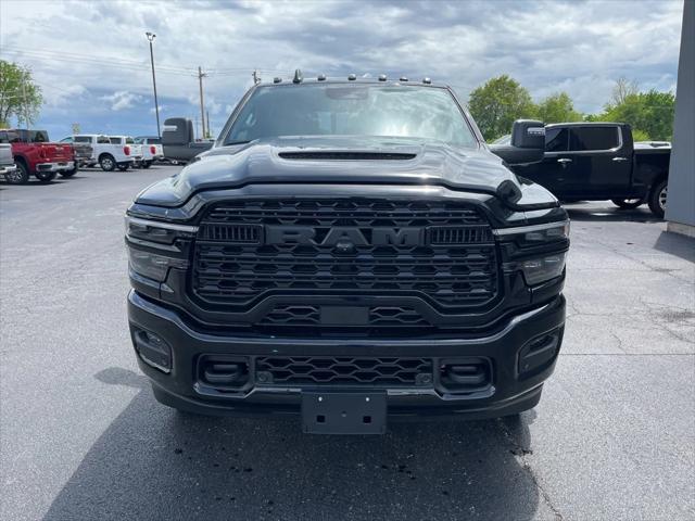 2025 RAM Ram 3500 RAM 3500 LIMITED CREW CAB 4X4 8 BOX