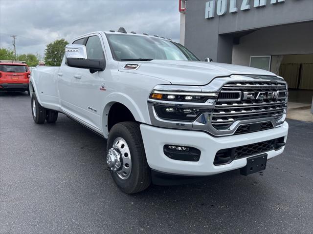2025 RAM Ram 3500 RAM 3500 LIMITED LONGHORN CREW CAB 4X4 8 BOX