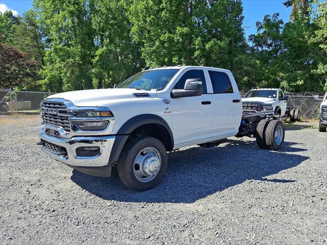 2025 RAM Ram 5500 Chassis Cab RAM 5500 TRADESMAN CHASSIS CREW CAB 4X4 60 CA