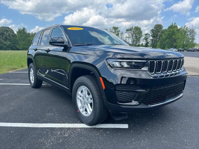2025 Jeep Grand Cherokee GRAND CHEROKEE LAREDO 4X2