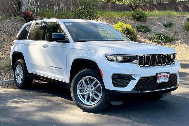 2025 Jeep Grand Cherokee GRAND CHEROKEE LAREDO X 4X4