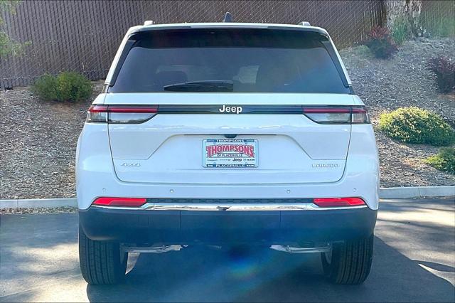 2025 Jeep Grand Cherokee GRAND CHEROKEE LAREDO X 4X4