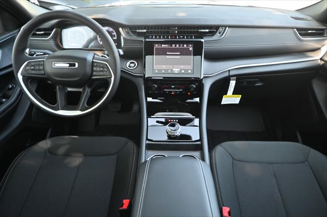 2025 Jeep Grand Cherokee GRAND CHEROKEE LAREDO X 4X2