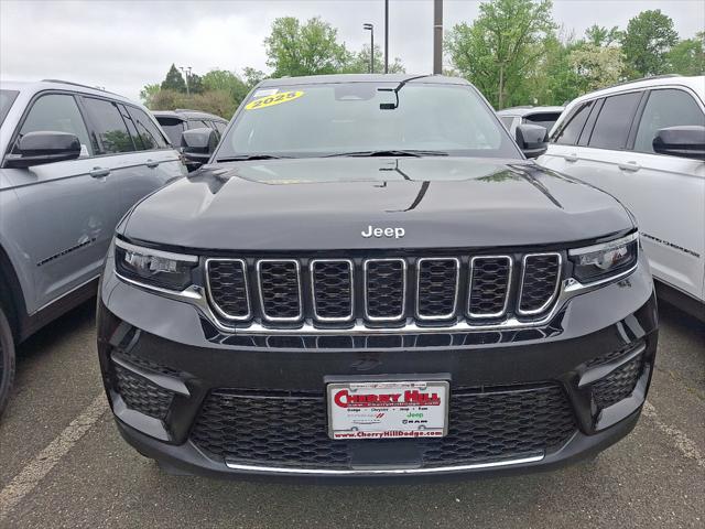 2025 Jeep Grand Cherokee GRAND CHEROKEE LAREDO X 4X4