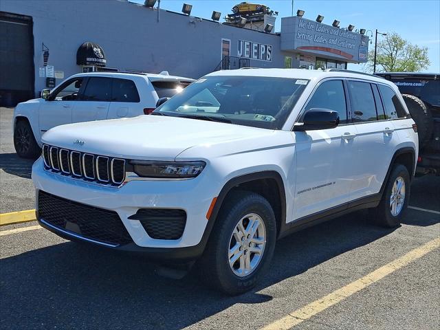 2025 Jeep Grand Cherokee GRAND CHEROKEE LAREDO 4X4