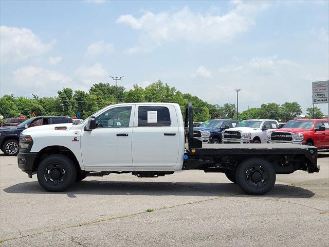 2025 RAM Ram 3500 Chassis Cab RAM 3500 TRADESMAN CREW CAB CHASSIS 4X4 60 CA