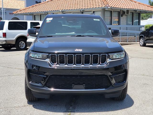 2025 Jeep Grand Cherokee GRAND CHEROKEE LAREDO X 4X4