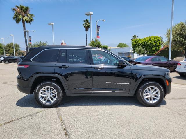 2025 Jeep Grand Cherokee GRAND CHEROKEE LAREDO X 4X4