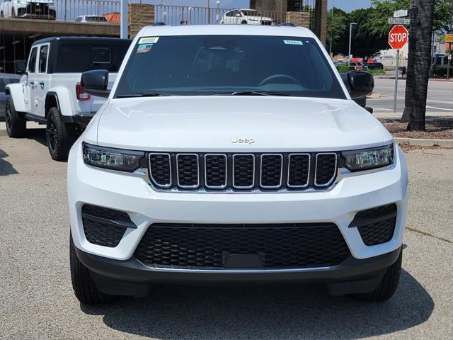 2025 Jeep Grand Cherokee GRAND CHEROKEE LAREDO X 4X4