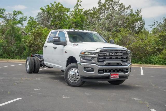2025 RAM Ram 3500 Chassis Cab RAM 3500 TRADESMAN CREW CAB CHASSIS 4X4 60 CA