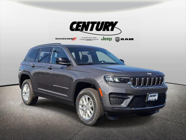 2025 Jeep Grand Cherokee GRAND CHEROKEE LAREDO X 4X4