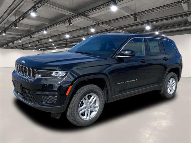 2025 Jeep Grand Cherokee GRAND CHEROKEE LAREDO 4X4