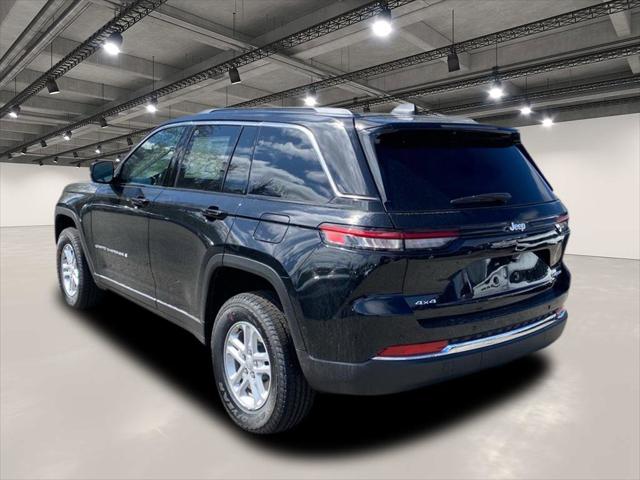 2025 Jeep Grand Cherokee GRAND CHEROKEE LAREDO 4X4