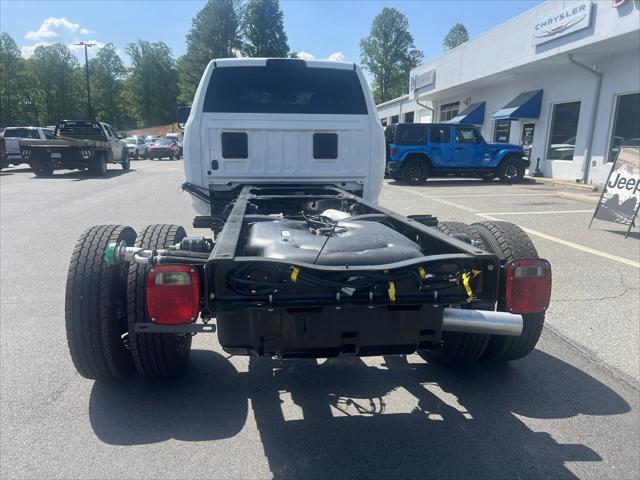 2025 RAM Ram 5500 Chassis Cab RAM 5500 TRADESMAN CHASSIS CREW CAB 4X4 84 CA