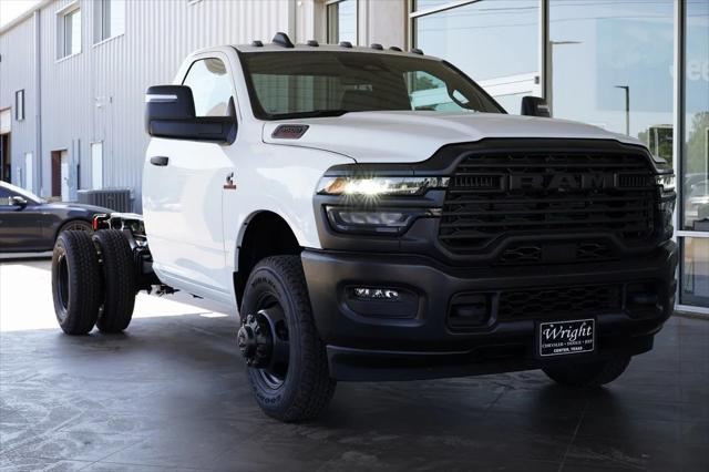 2025 RAM Ram 3500 Chassis Cab RAM 3500 TRADESMAN CHASSIS REGULAR CAB 4X4 60 CA