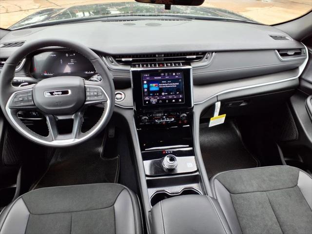 2025 Jeep Grand Cherokee GRAND CHEROKEE ALTITUDE 4X4