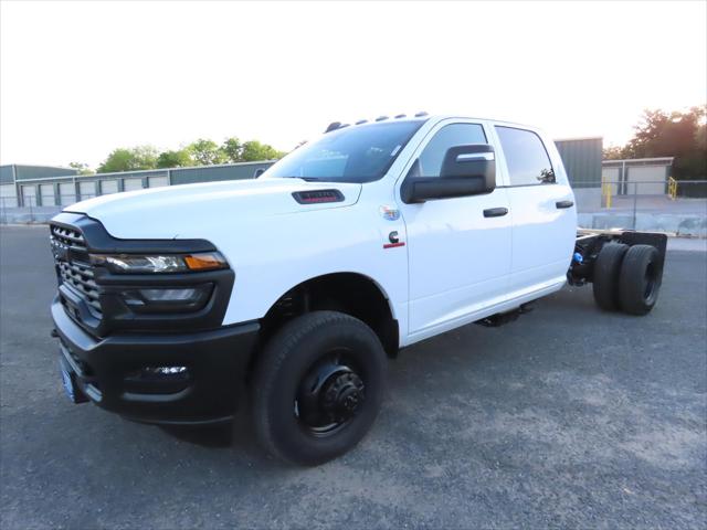 2025 RAM Ram 3500 Chassis Cab RAM 3500 TRADESMAN CREW CAB CHASSIS 4X4 60 CA
