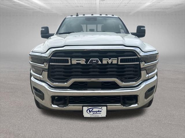 2025 RAM Ram 5500 Chassis Cab RAM 5500 TRADESMAN CHASSIS CREW CAB 4X4 60 CA