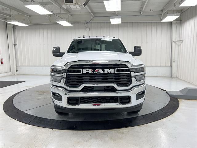 2025 RAM Ram 3500 Chassis Cab RAM 3500 TRADESMAN CREW CAB CHASSIS 4X4 60 CA