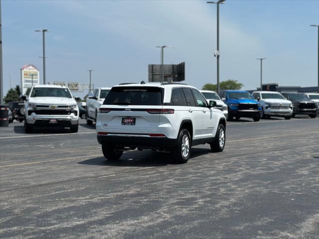 2025 Jeep Grand Cherokee GRAND CHEROKEE LAREDO X 4X4