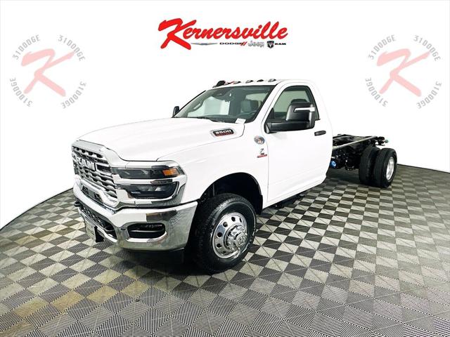 2025 RAM Ram 3500 Chassis Cab RAM 3500 TRADESMAN CHASSIS REGULAR CAB 4X4 84 CA