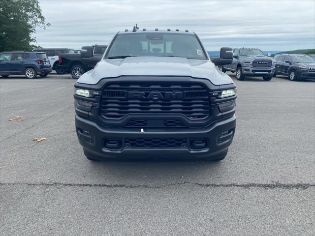2025 RAM Ram 3500 RAM 3500 TRADESMAN CREW CAB 4X4 8 BOX