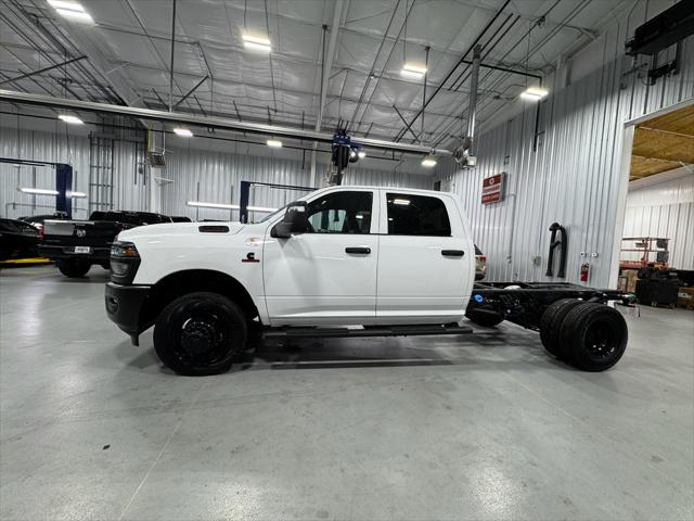 2025 RAM Ram 3500 Chassis Cab RAM 3500 TRADESMAN CREW CAB CHASSIS 4X4 60 CA