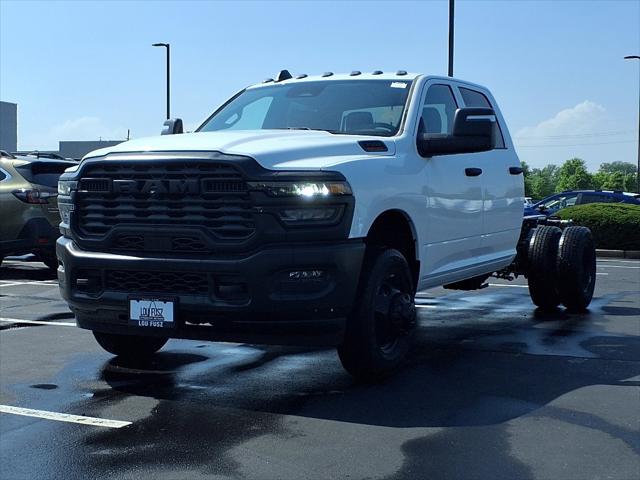 2025 RAM Ram 3500 Chassis Cab RAM 3500 TRADESMAN CREW CAB CHASSIS 4X4 60 CA