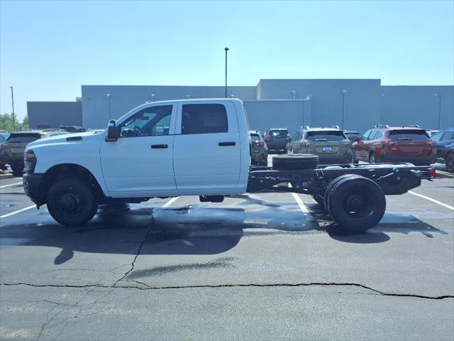 2025 RAM Ram 3500 Chassis Cab RAM 3500 TRADESMAN CREW CAB CHASSIS 4X4 60 CA